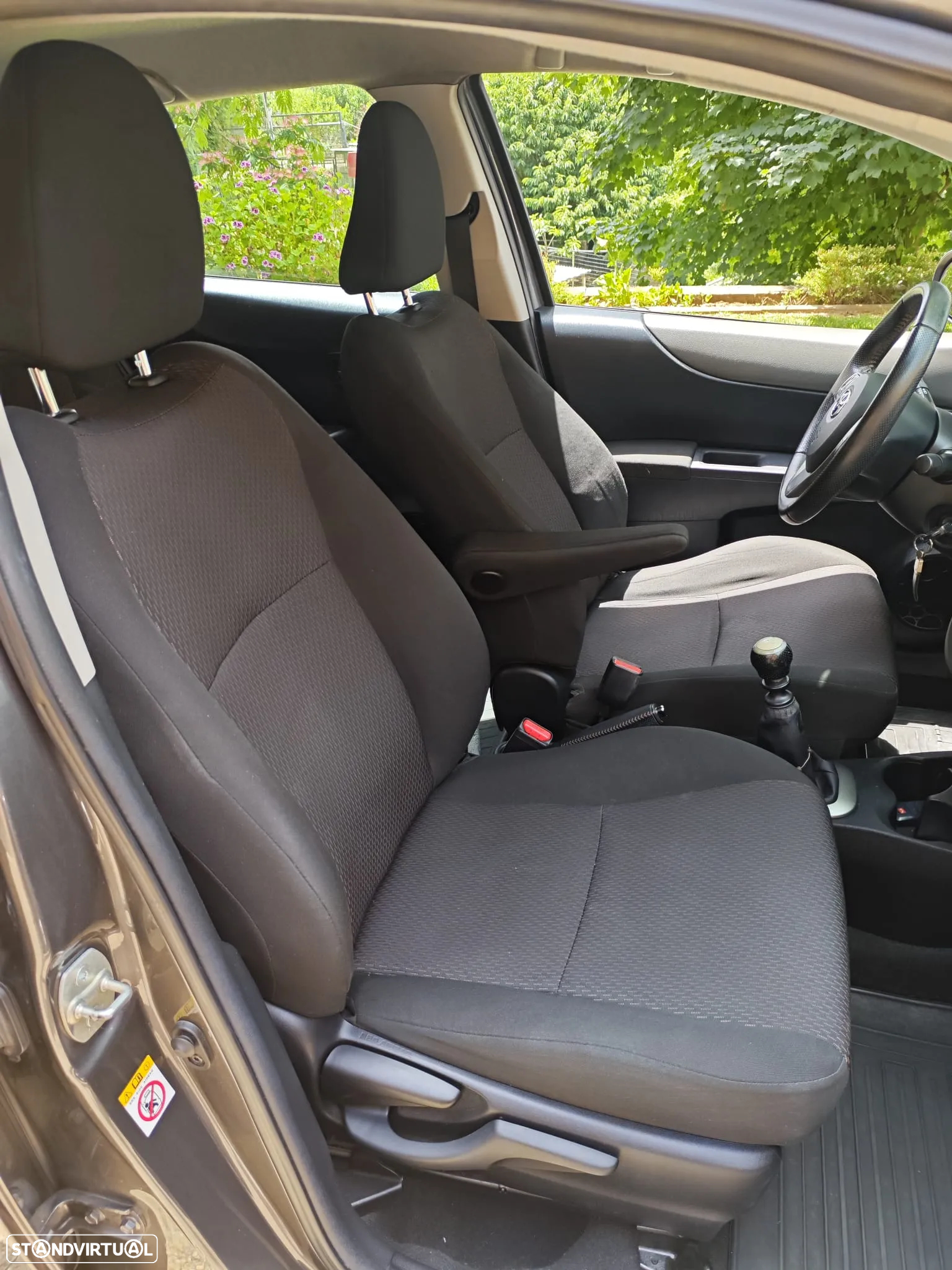 Toyota Yaris 1.4 D-4D Comfort+Navi - 6