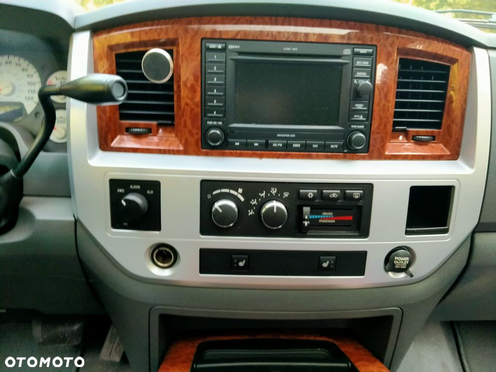 Dodge RAM - 8