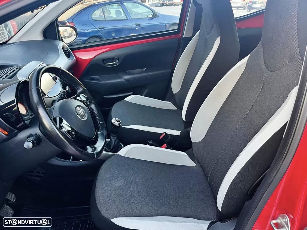 Toyota Aygo 1.0 X-Play - 12