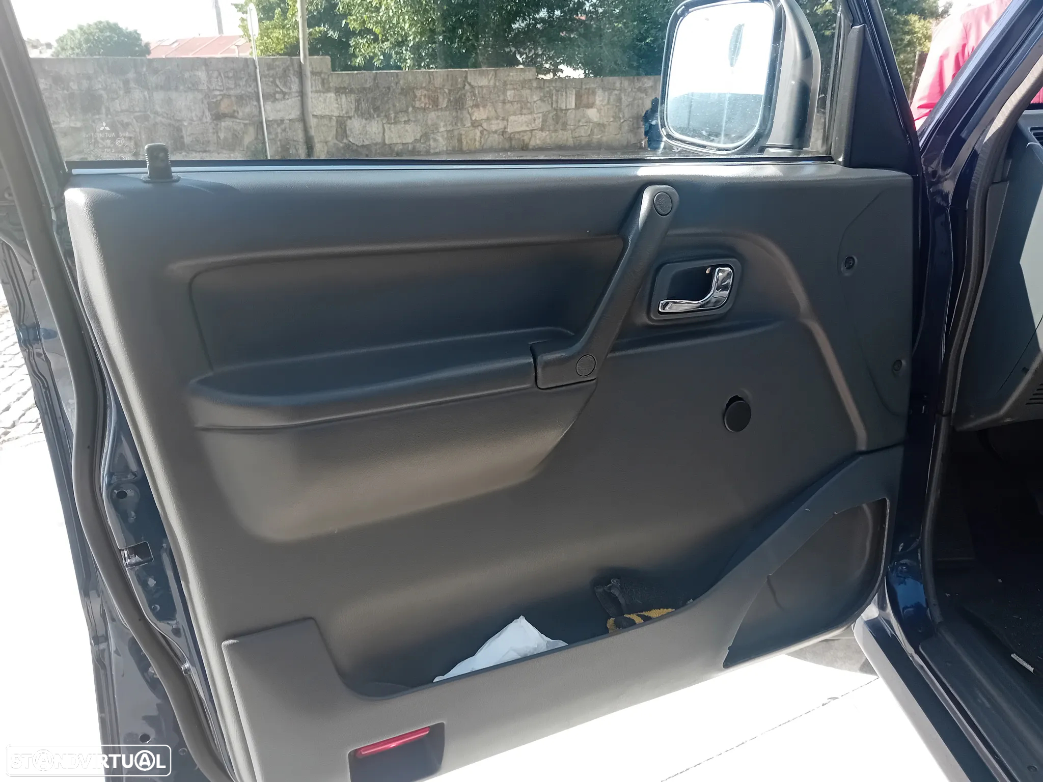Mitsubishi Pajero - 28