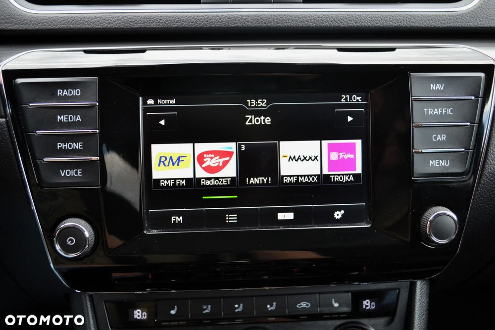 Skoda Superb 2.0 TDI Sportline DSG - 14