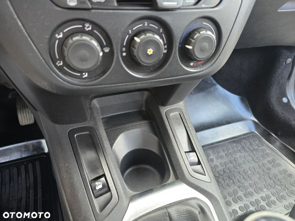 Peugeot 301 1.6 HDi Active - 19