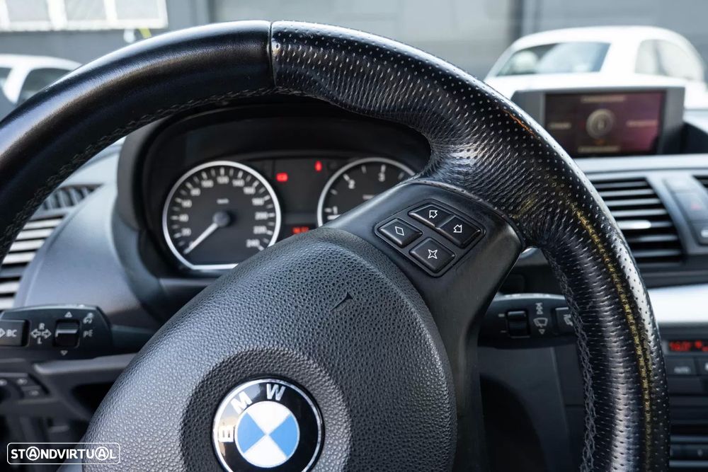 BMW 118 d Pack M - 15