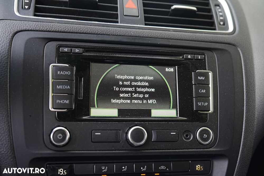 Volkswagen Jetta 1.4 DSG Comfortline - 24