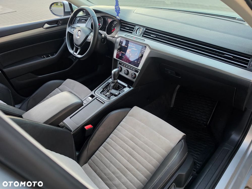 Volkswagen Passat 2.0 TDI (BlueMotion Technology) DSG Trendline - 11