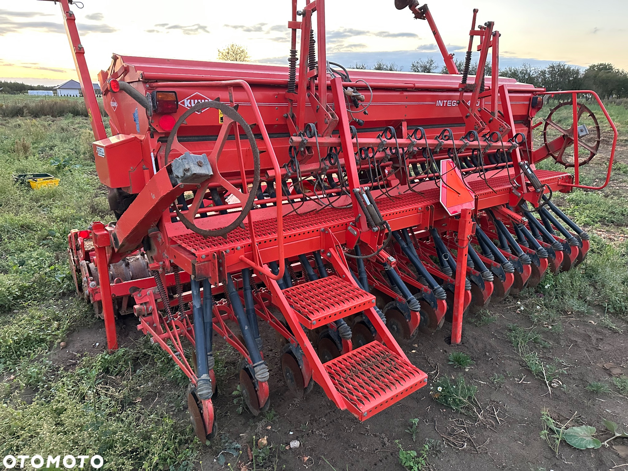 Kuhn Agregat uprawowo siewny siewnik Kuhn integra 400 wirówka hr 4003 - 8
