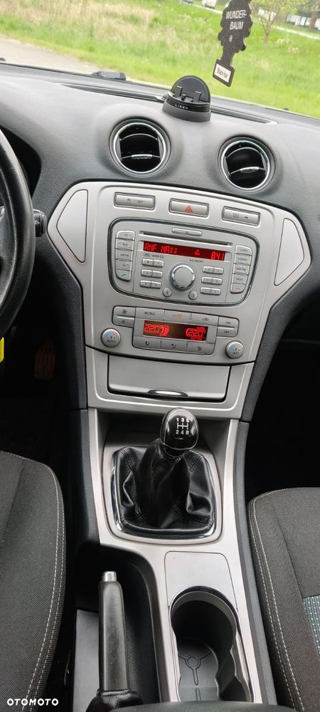 Ford Mondeo 2.0 Ambiente - 18
