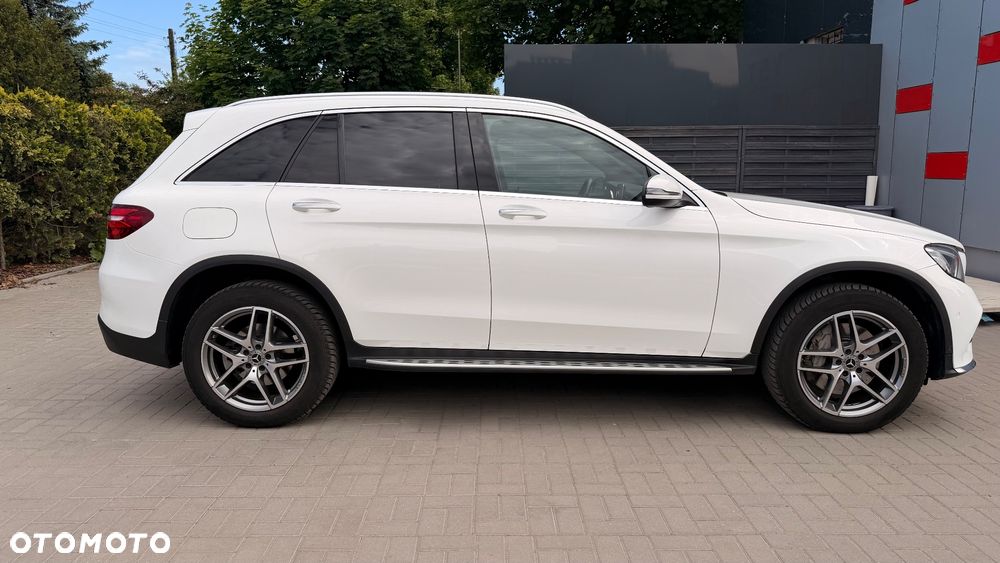 Mercedes-Benz GLC 300 4Matic 9G-TRONIC AMG Line - 7