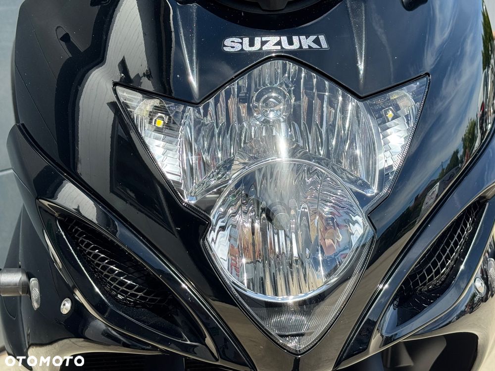 Suzuki GSX - 36