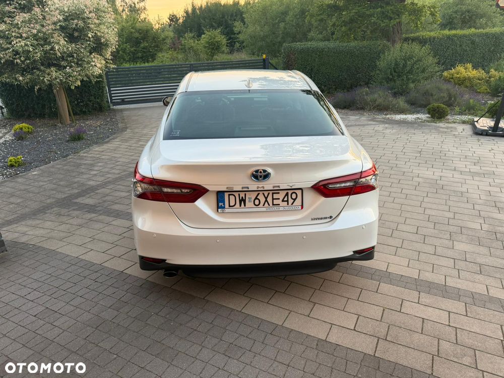 Toyota Camry 2.5 Hybrid Executive CVT - 26