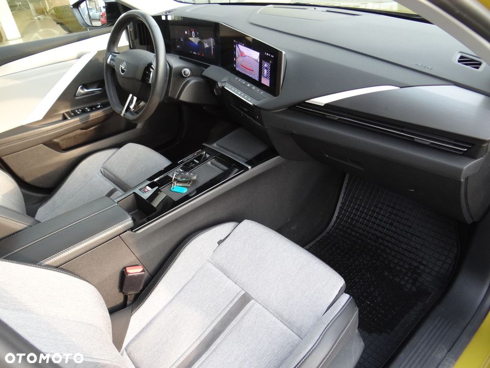 Opel Astra 1.2 T Elegance S&S - 9