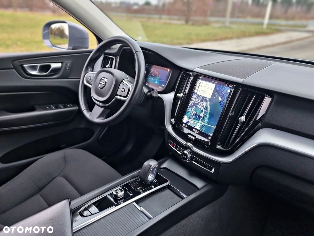 Volvo XC 60 B4 D AWD Geartronic Momentum Pro - 27