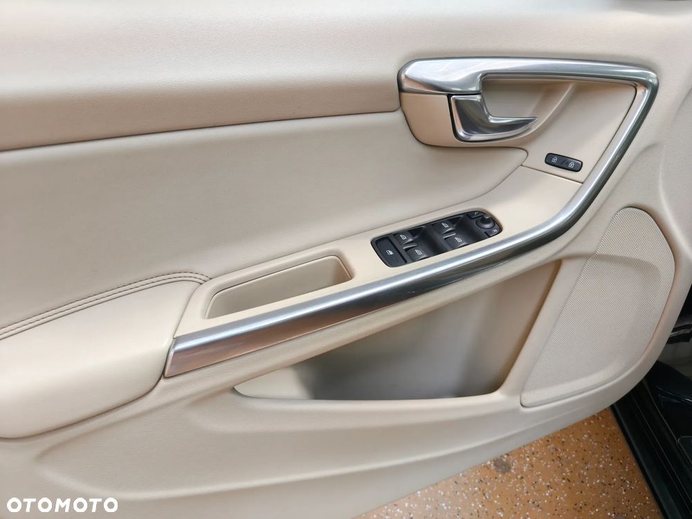 Volvo S60 T3 Edition Pro - 12