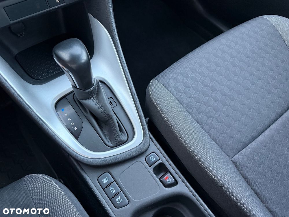 Toyota Yaris Hybrid 1.5 Selection Style - 17