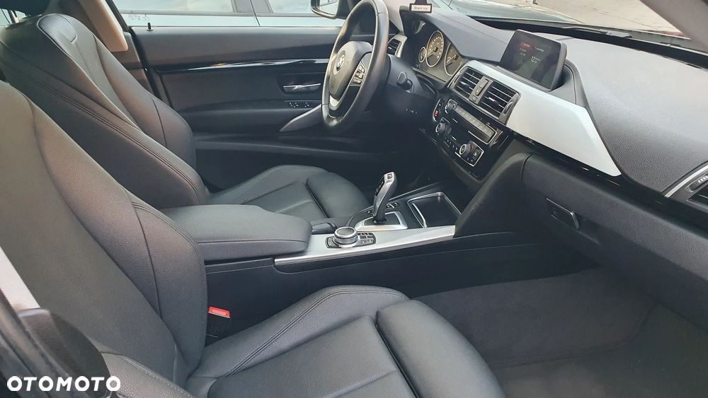 BMW 3GT 320i Sport Line - 13