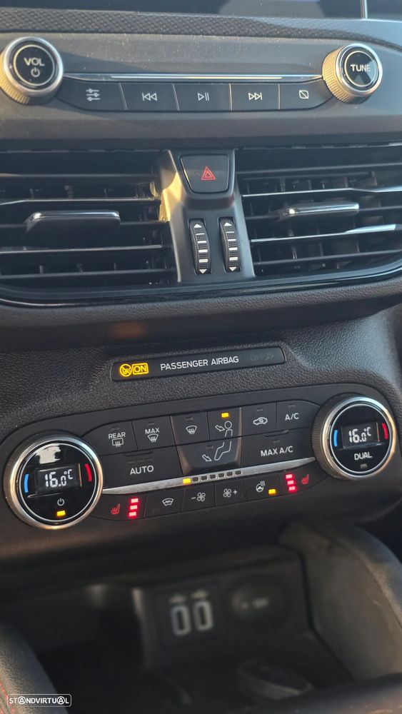 Ford Focus 1.0 EcoBoost Hybrid Aut. ST-LINE X - 10