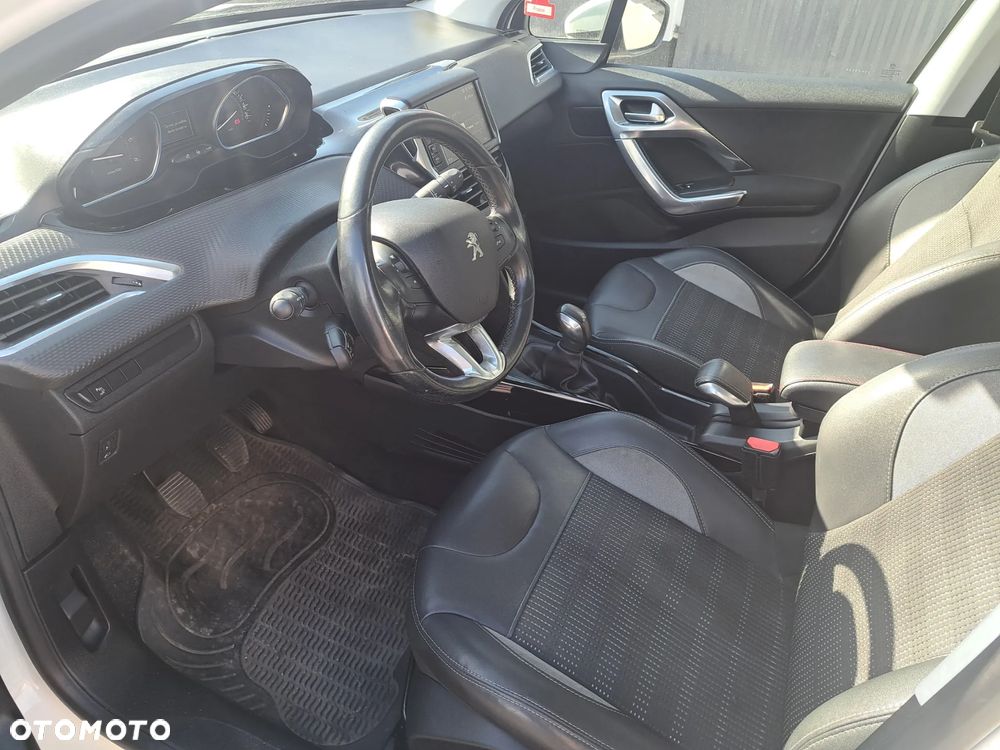 Peugeot 2008 BlueHDi 100 STOP & START Allure - 9