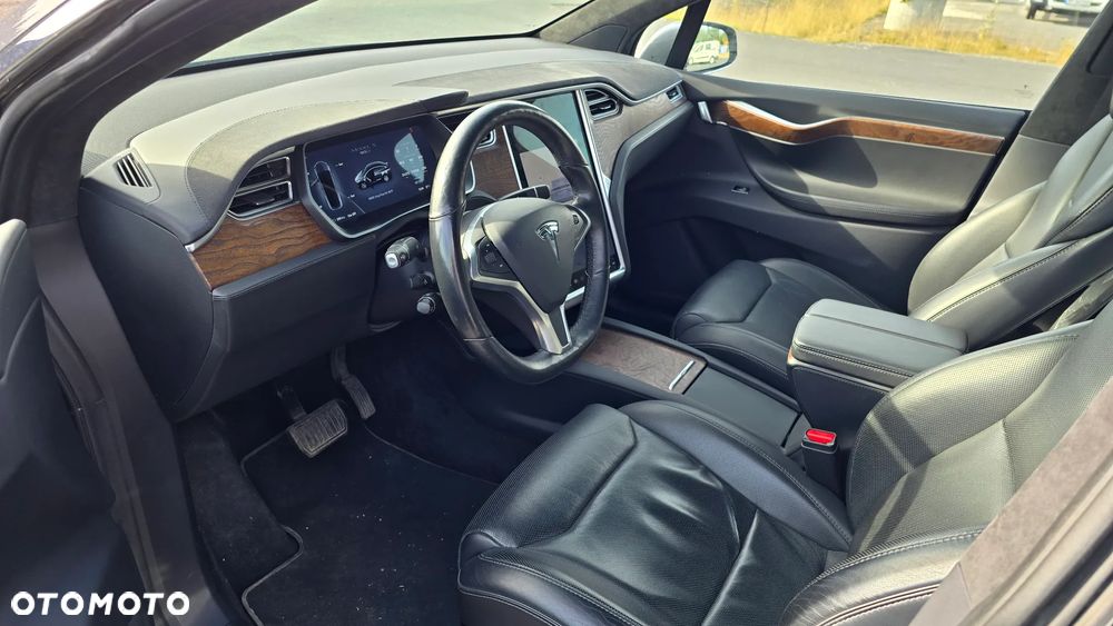 Tesla Model X Long Range Plus - 28