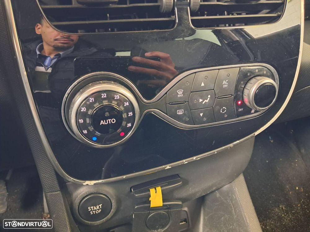 Renault Clio Sport Tourer 0.9 TCE Dynamique S - 9