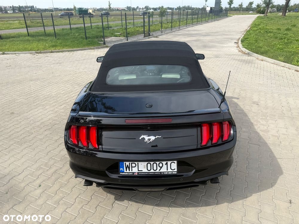 Ford Mustang - 24