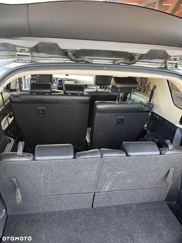 Mitsubishi Outlander - 30