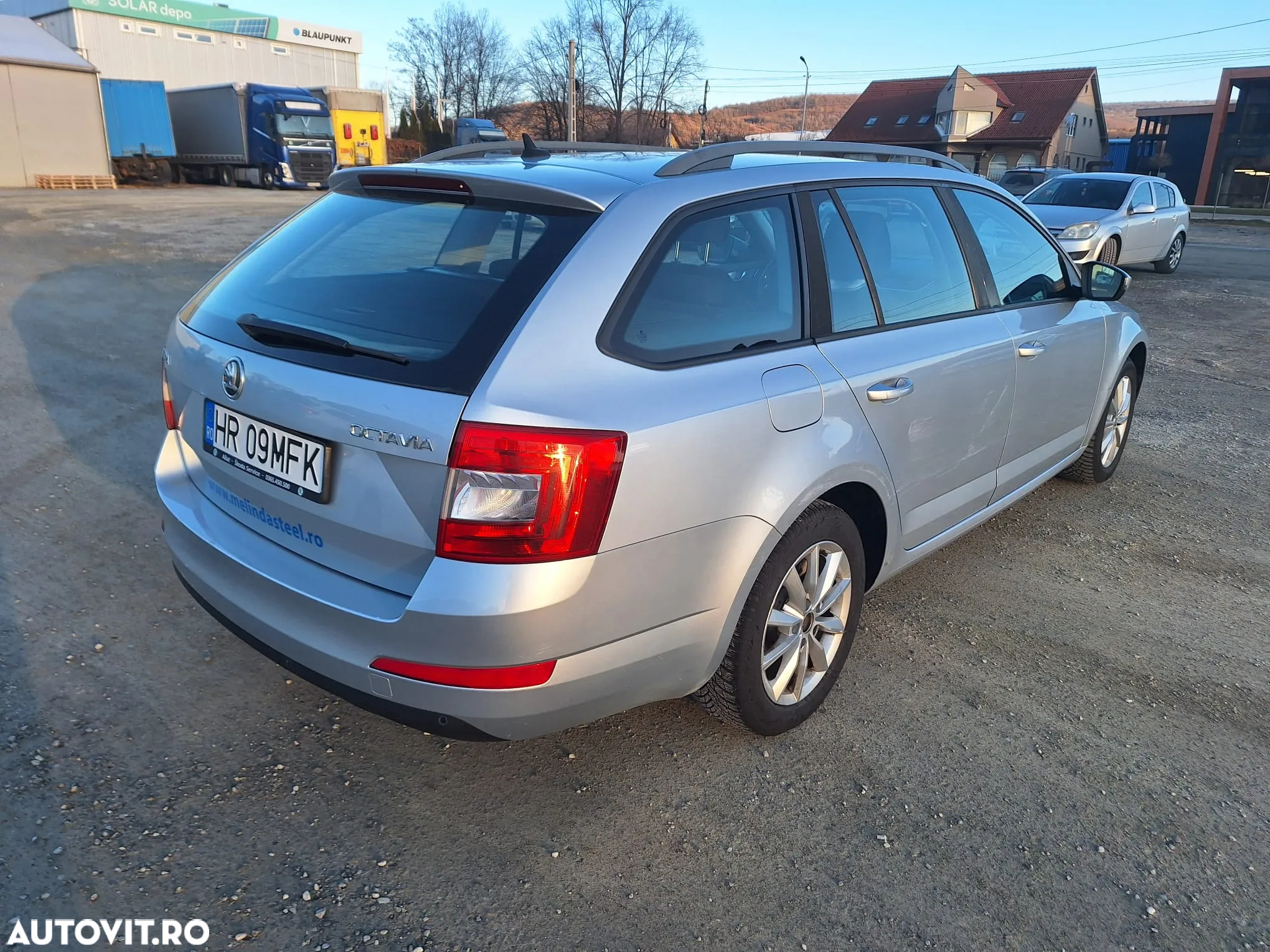 Skoda Octavia 1.6 TDI Business DSG - 4