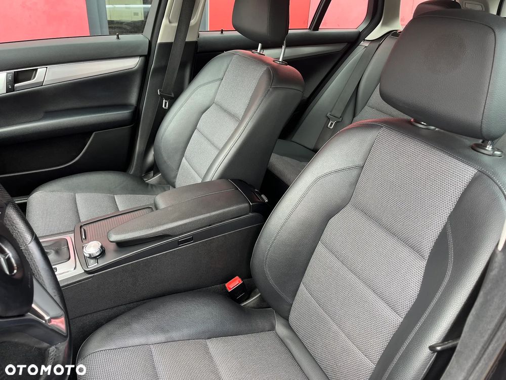 Mercedes-Benz Klasa C 180 T BlueEFFICIENCY 7G-TRONIC Avantgarde - 16