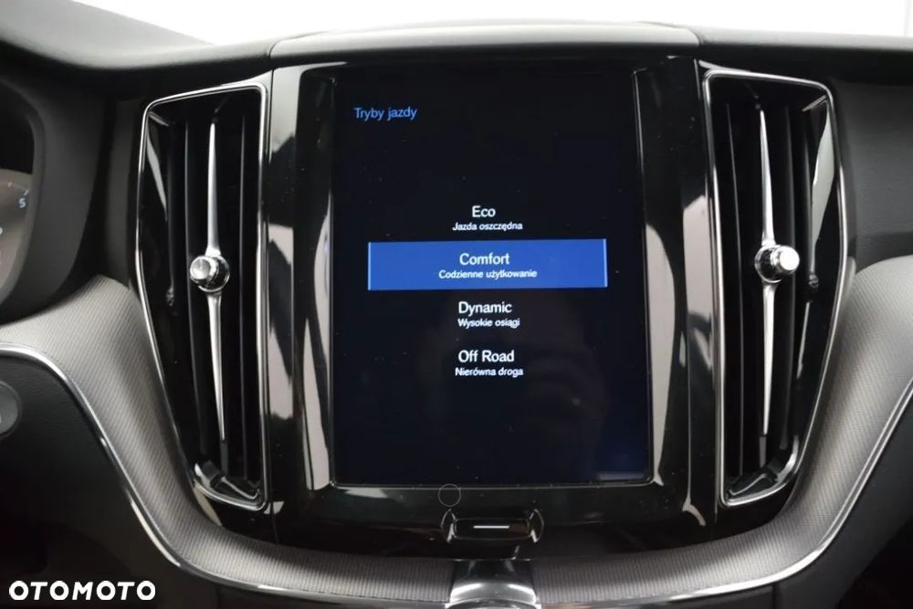 Volvo XC 60 T4 R-Design - 23