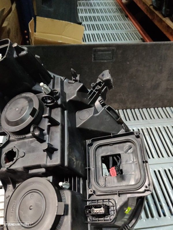 Farol Frente Direito / Otica Direita Renault Megane Iv Hatchback (B9a/ - 5