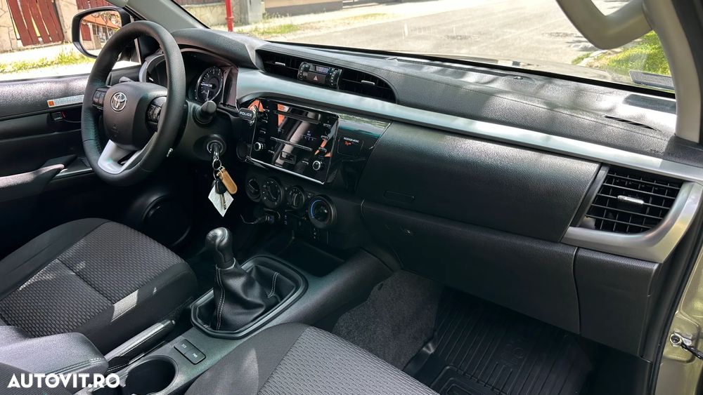 Toyota Hilux 2.4D 150CP 4x4 Double Cab 6MT Style - 16