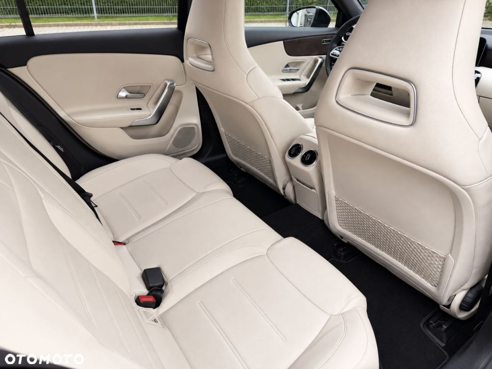 Mercedes-Benz Klasa A 200 Style 7G-DCT - 34