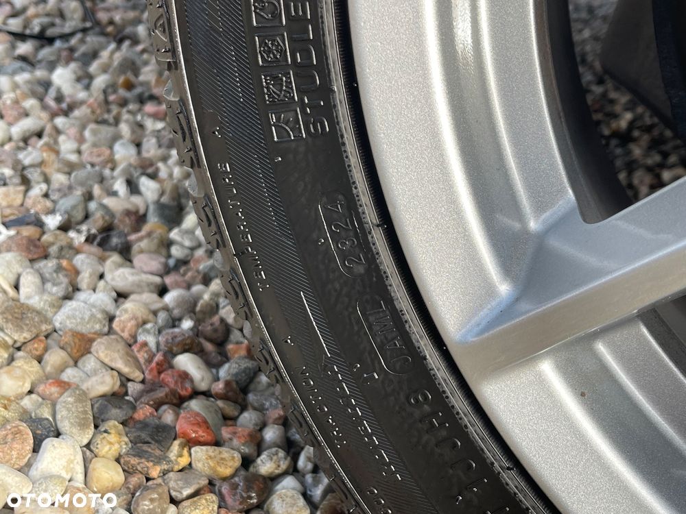 Volkswagen Touran 1.9 TDI DPF United - 21