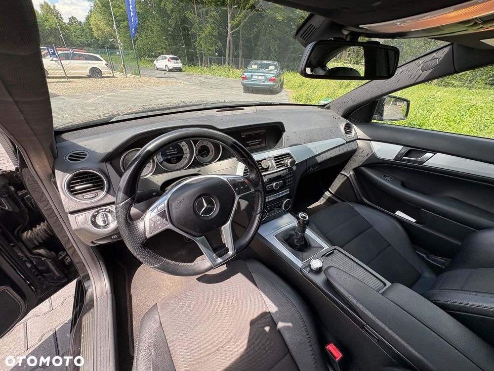 Mercedes-Benz Klasa C 200 Edition - 20