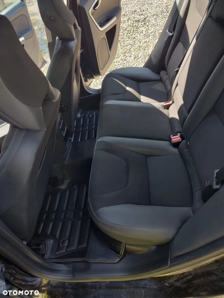 Volvo V60 D2 - 32
