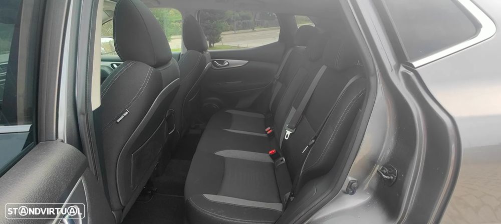 Nissan Qashqai 1.5 dCi N-Connecta 18 - 6