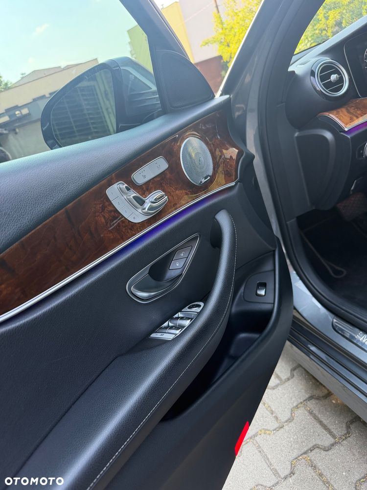 Mercedes-Benz Klasa E 300 9G-TRONIC AMG Line - 14