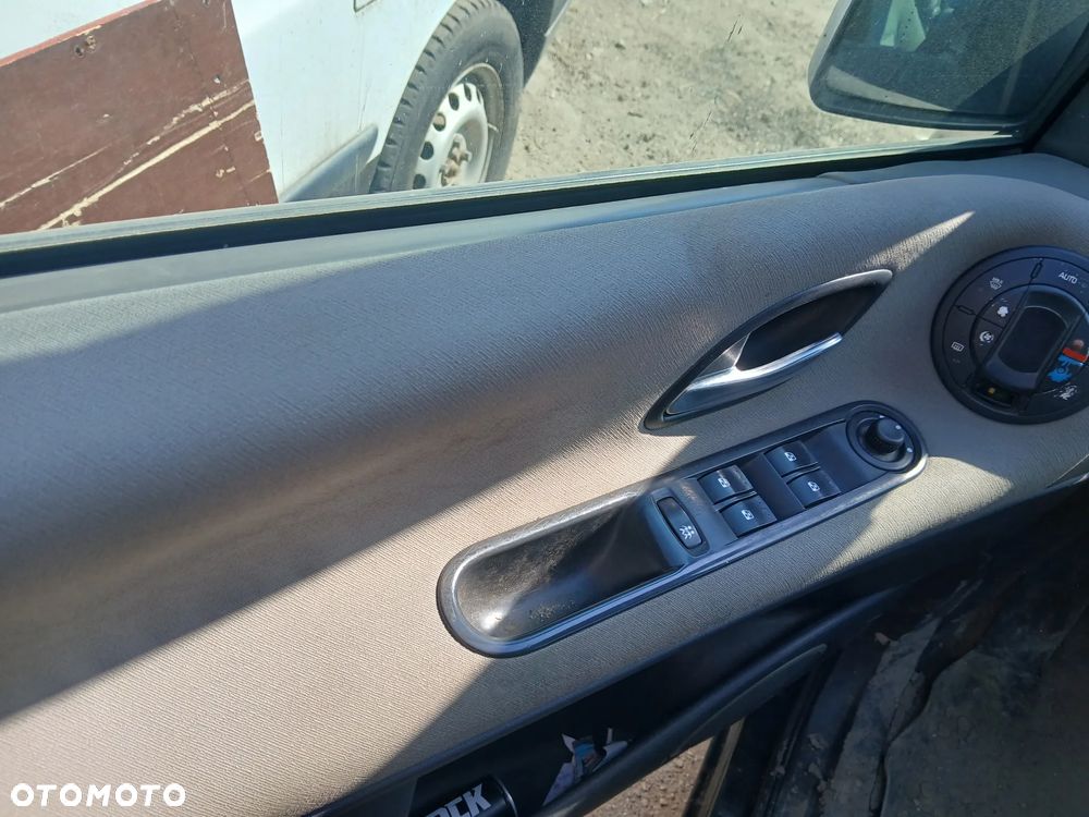 RENAULT ESPACE IV 4 NV676 fotel fotele kanapa deska kokpit podsufitka boczek boczki klamka - 3