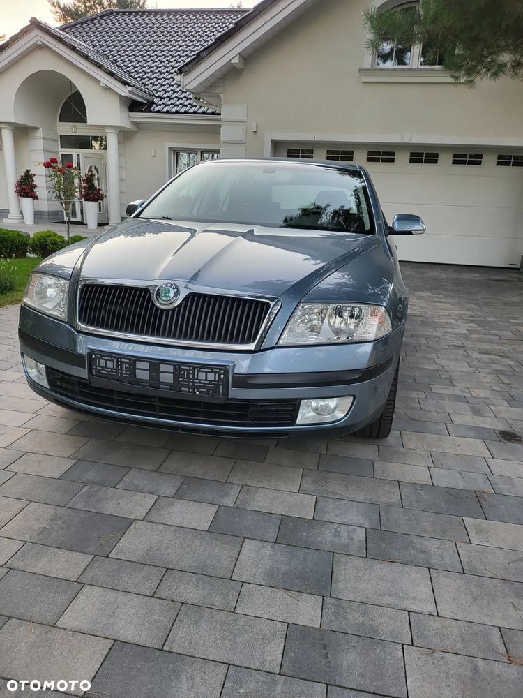 Skoda Octavia 1.6 Combi Ambiente - 1