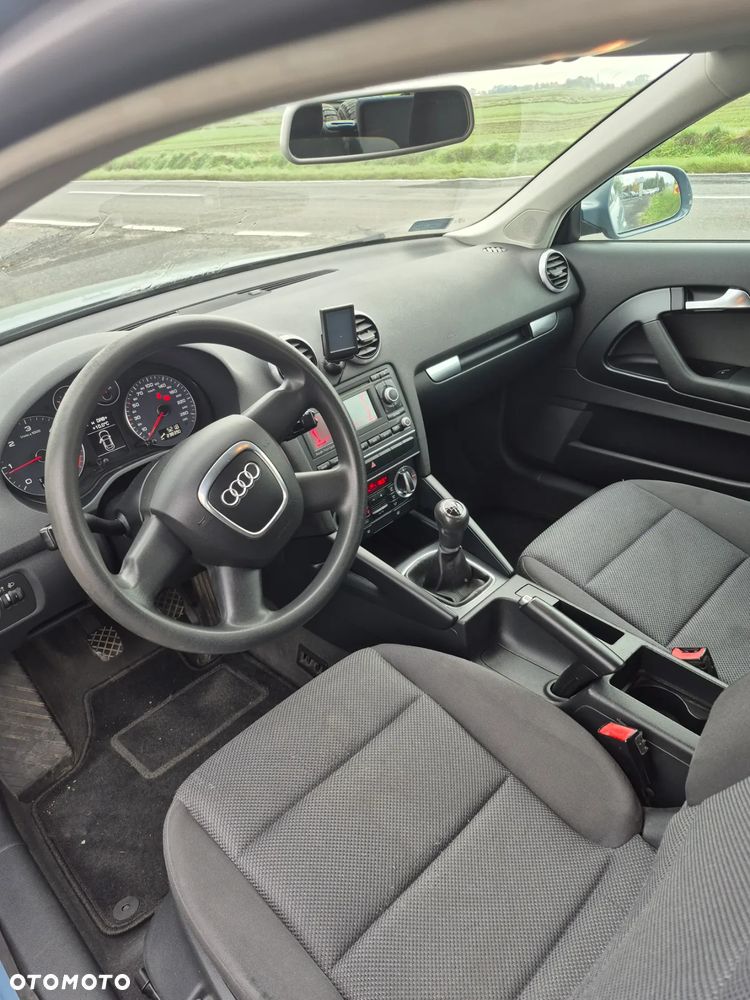 Audi A3 3-drzwiowe 1.6 TDI DPF Ambiente - 8