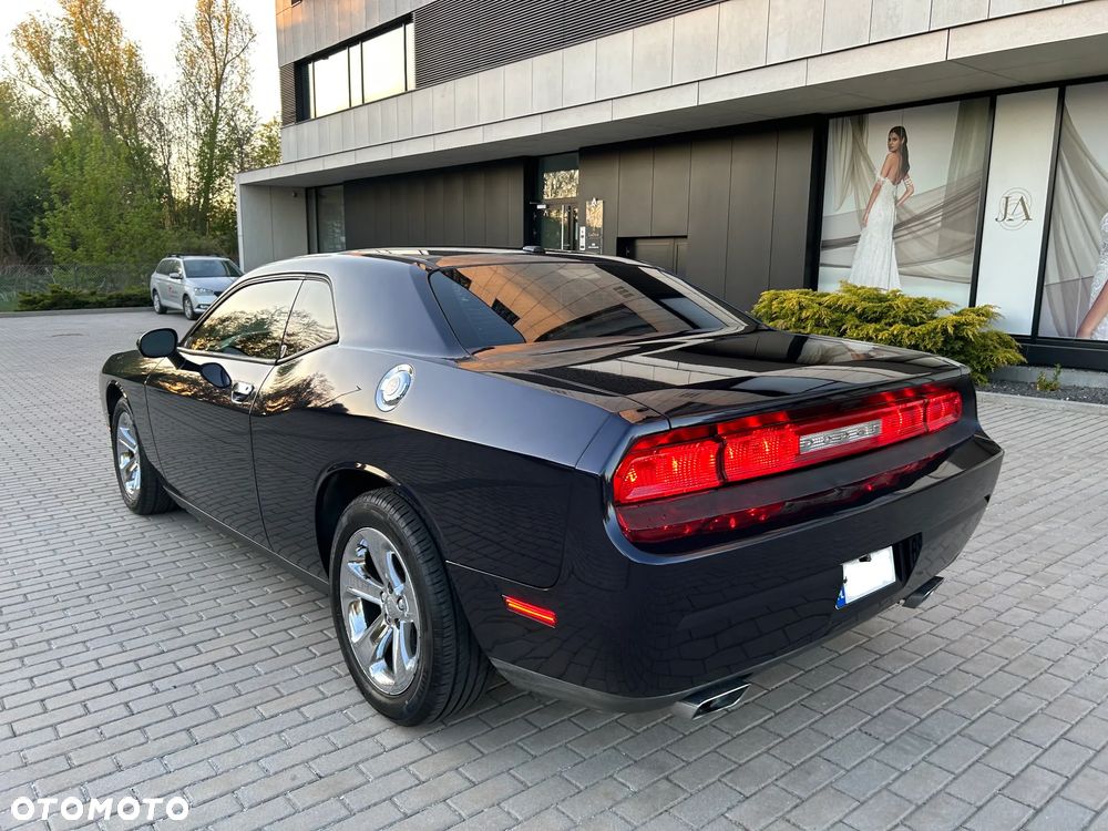 Dodge Challenger - 6