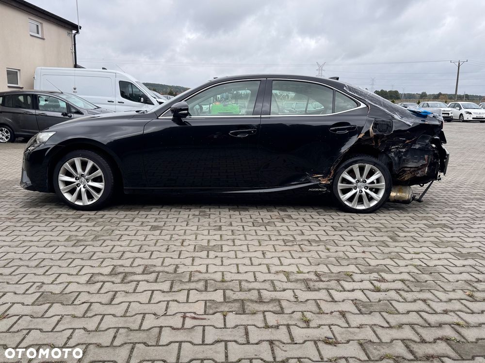 Lexus IS 300h Elegance - 9