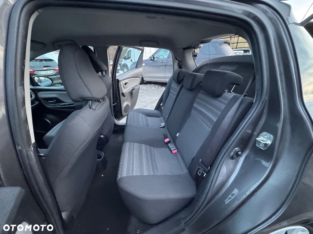 Toyota Yaris - 10