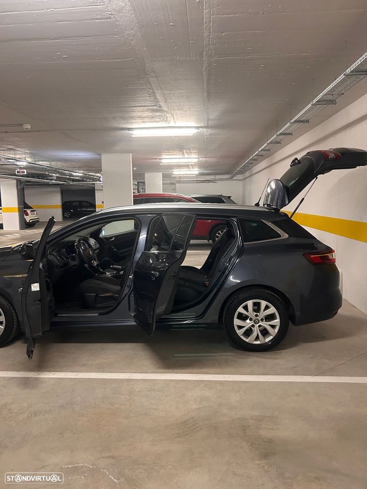 Renault Mégane Sport Tourer 1.3 TCe Limited - 3