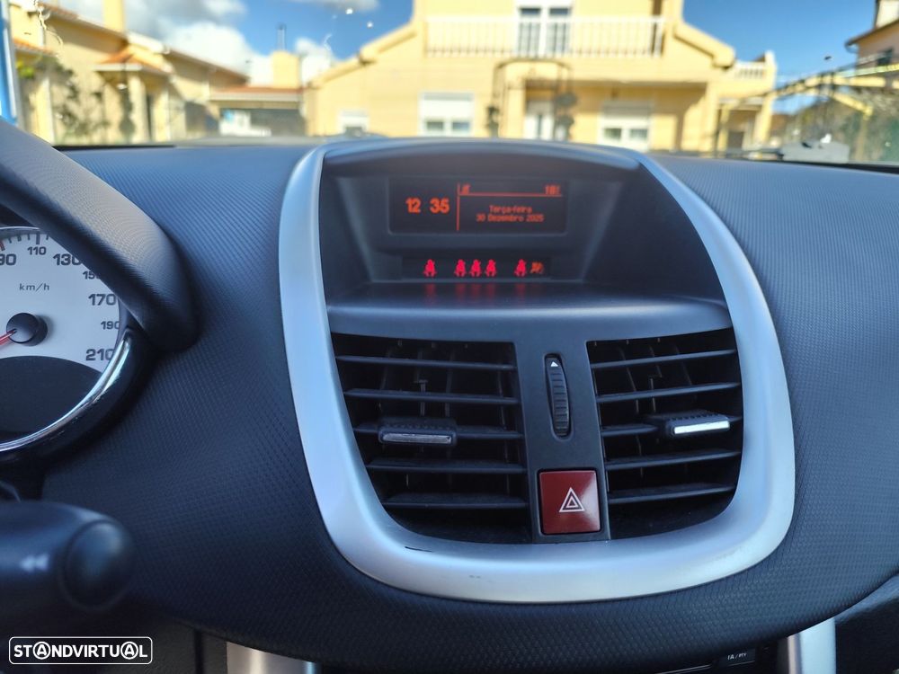 Peugeot 207 1.4 16V Trendy - 13
