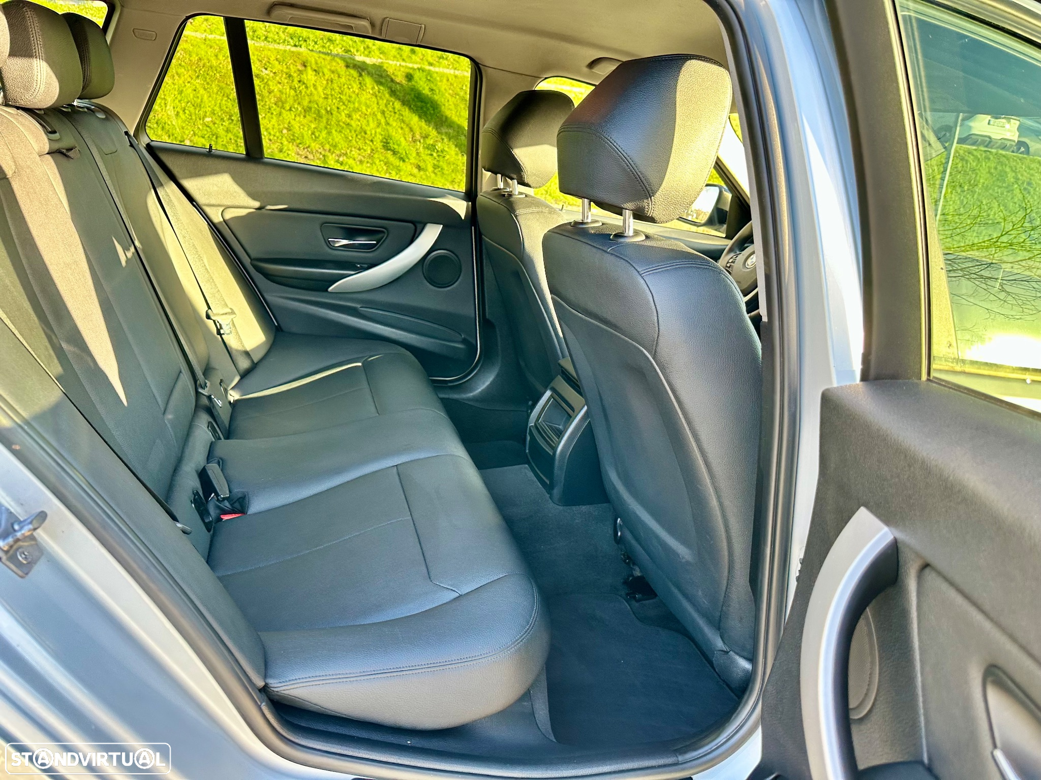 BMW 318 d Touring Pack M - 28