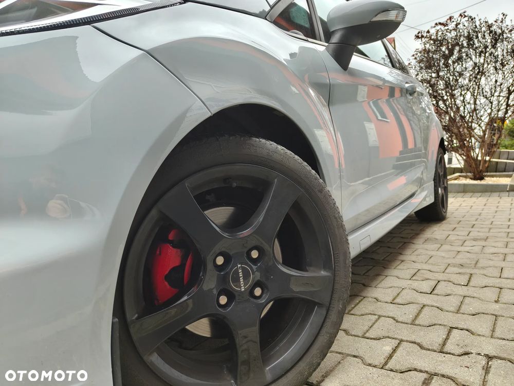 Ford Fiesta 1.6 EcoBoost ST200 - 9