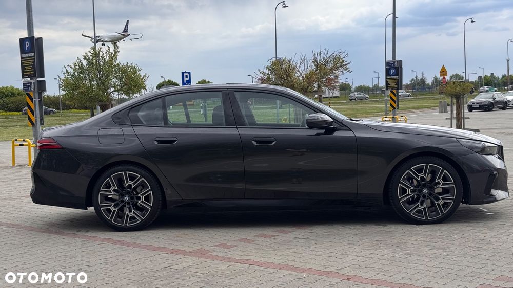 BMW Seria 5 530i xDrive - 7