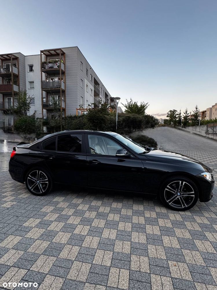 BMW Seria 3 328i - 1