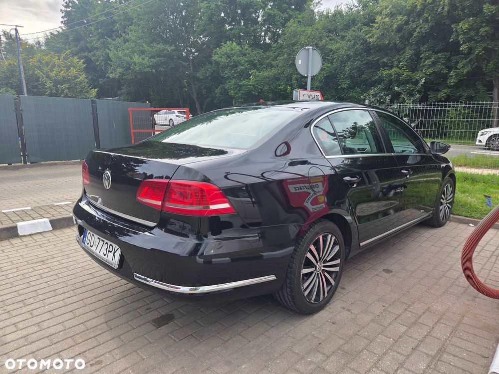 Volkswagen Passat - 4