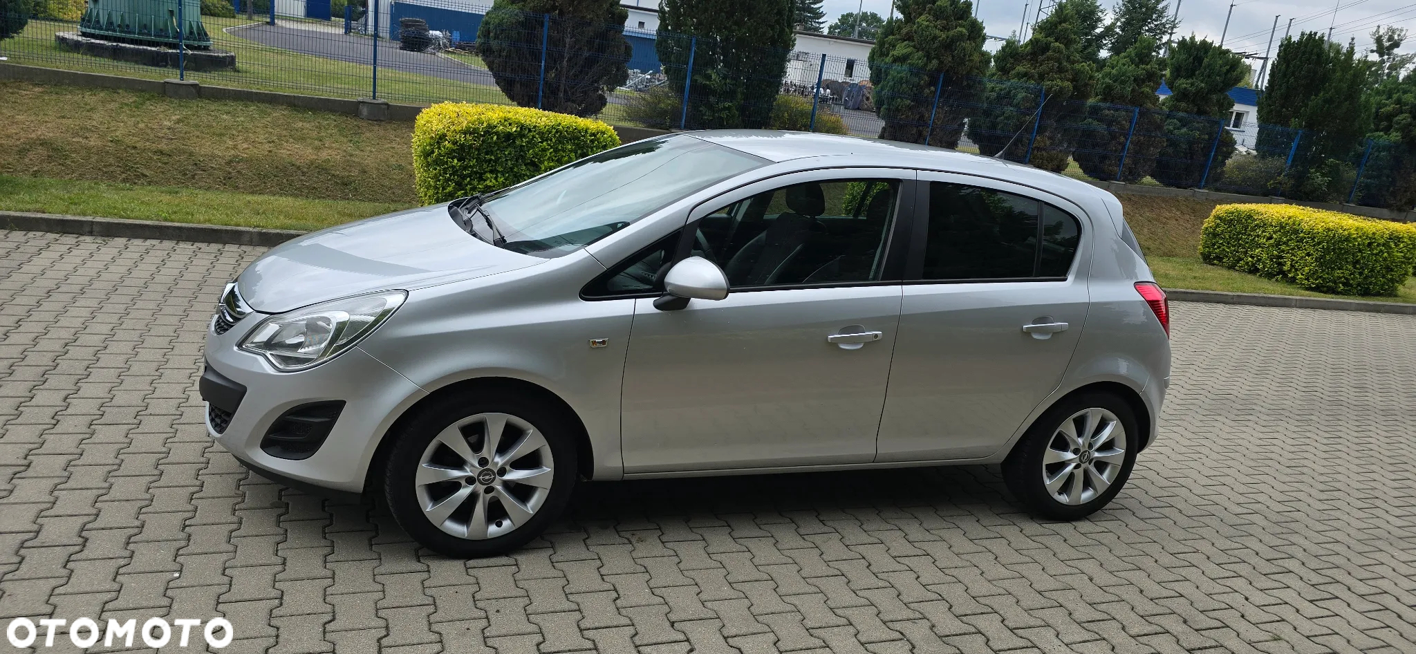 Opel Corsa 1.4 16V Edition 150 - 2